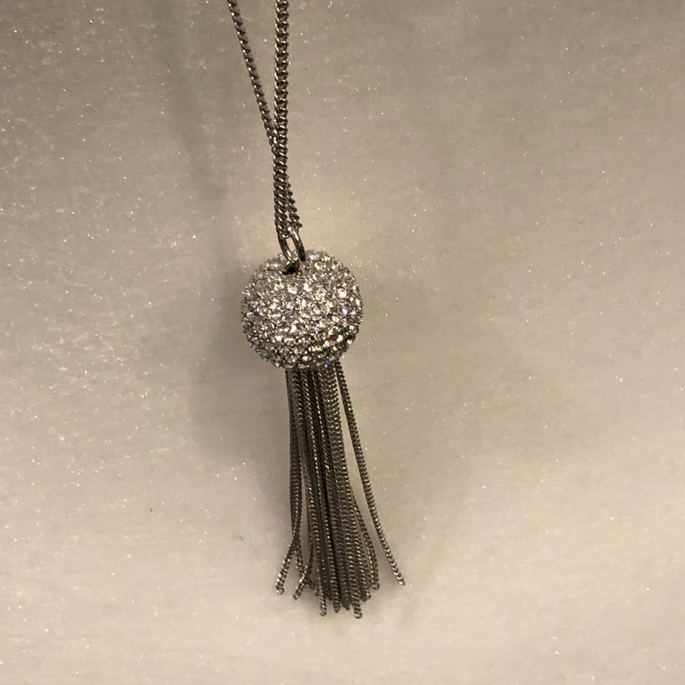 Long new without tags necklace